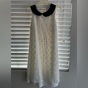 Women’s Elegant White Lace Dress with Black Collar Size L